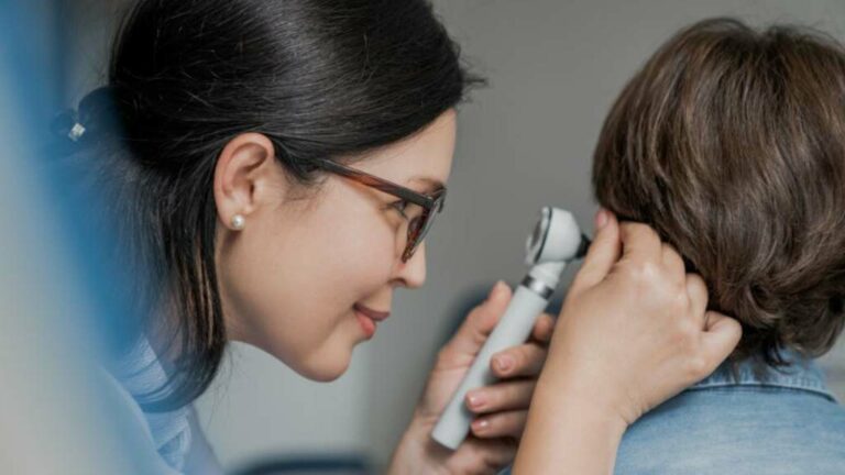 Audiologist