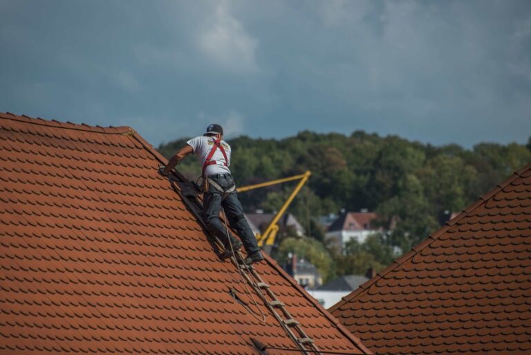 Gutter Installer